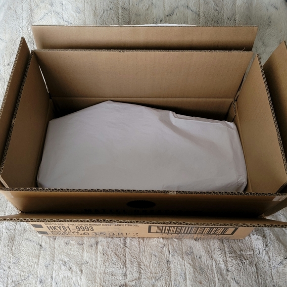 NEW Monster High Haunt Couture Midnight Runway Frankie Stein Doll - Picture 16 of 16